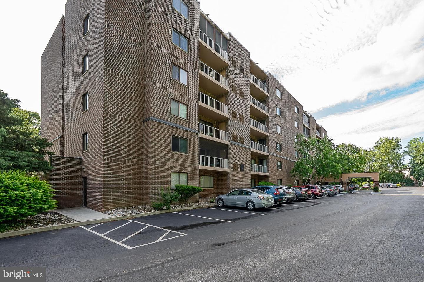 1219 W Wynnewood Road #208 photo 4