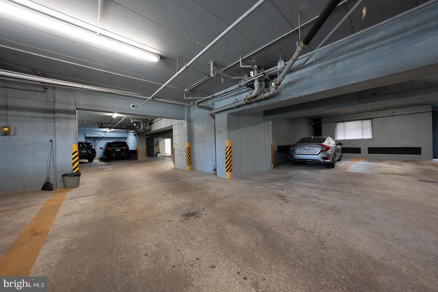 1219 W Wynnewood Road #208 photo 52