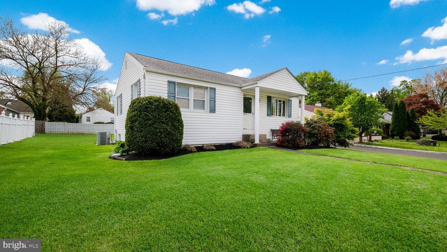 223 Fitzwatertown Road photo 2