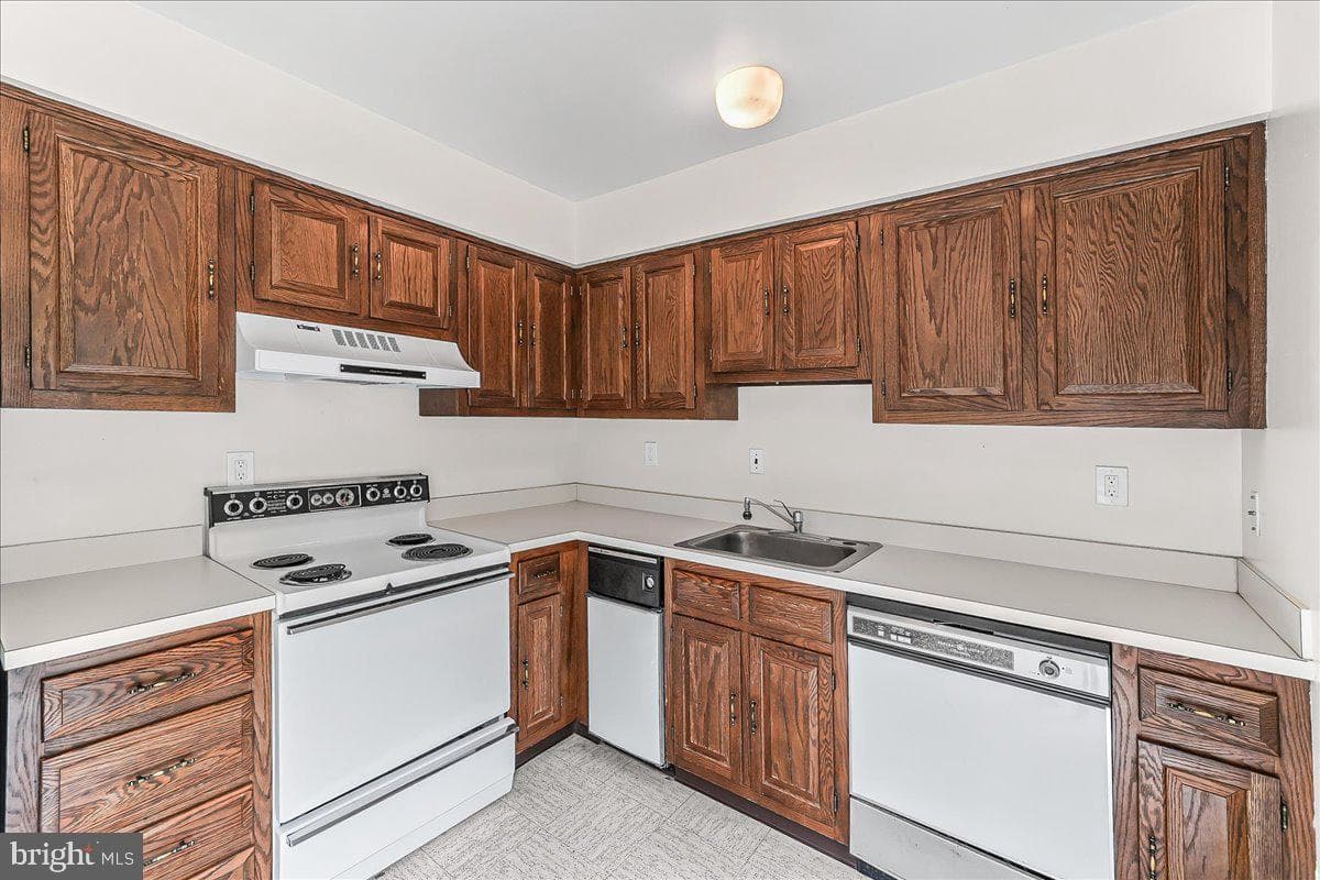100 Llanalew Rd # 3C photo 14