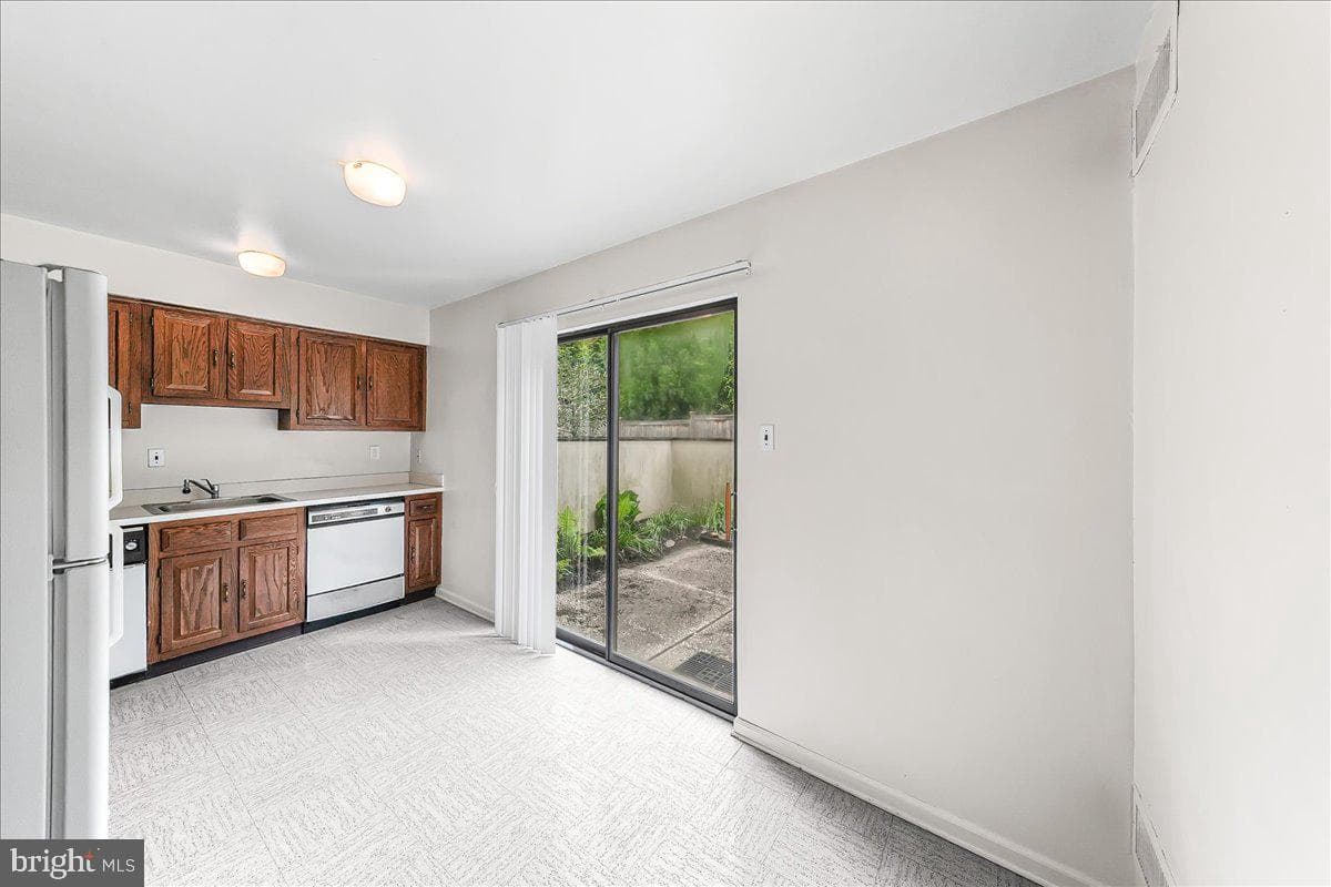 100 Llanalew Rd # 3C photo 15
