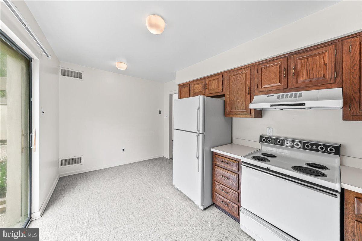 100 Llanalew Rd # 3C photo 16