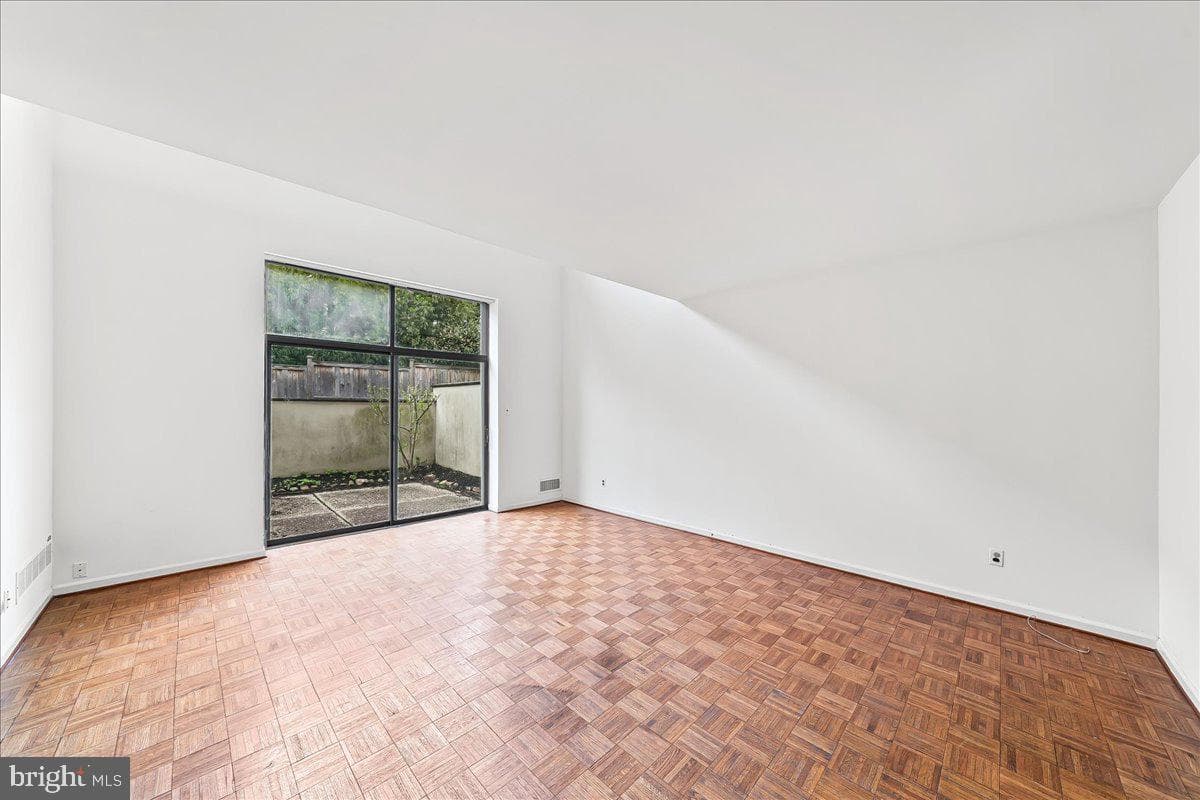 100 Llanalew Rd # 3C photo 6