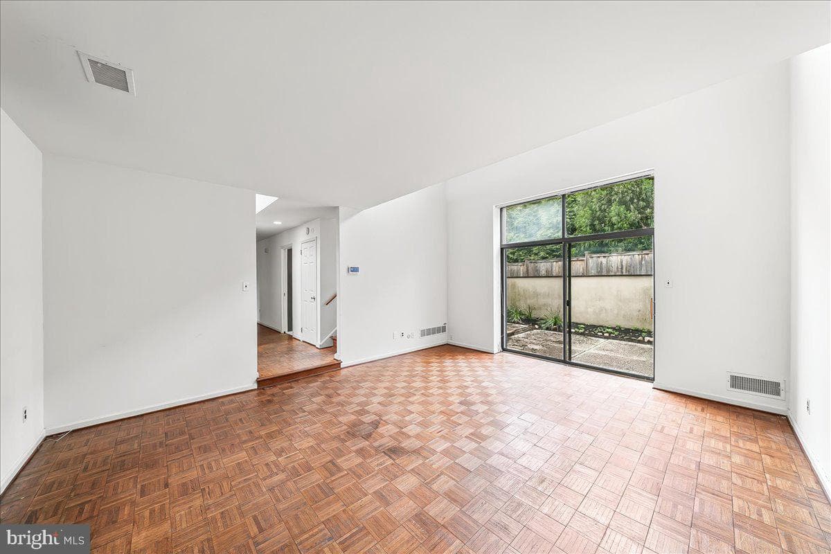 100 Llanalew Rd # 3C photo 7