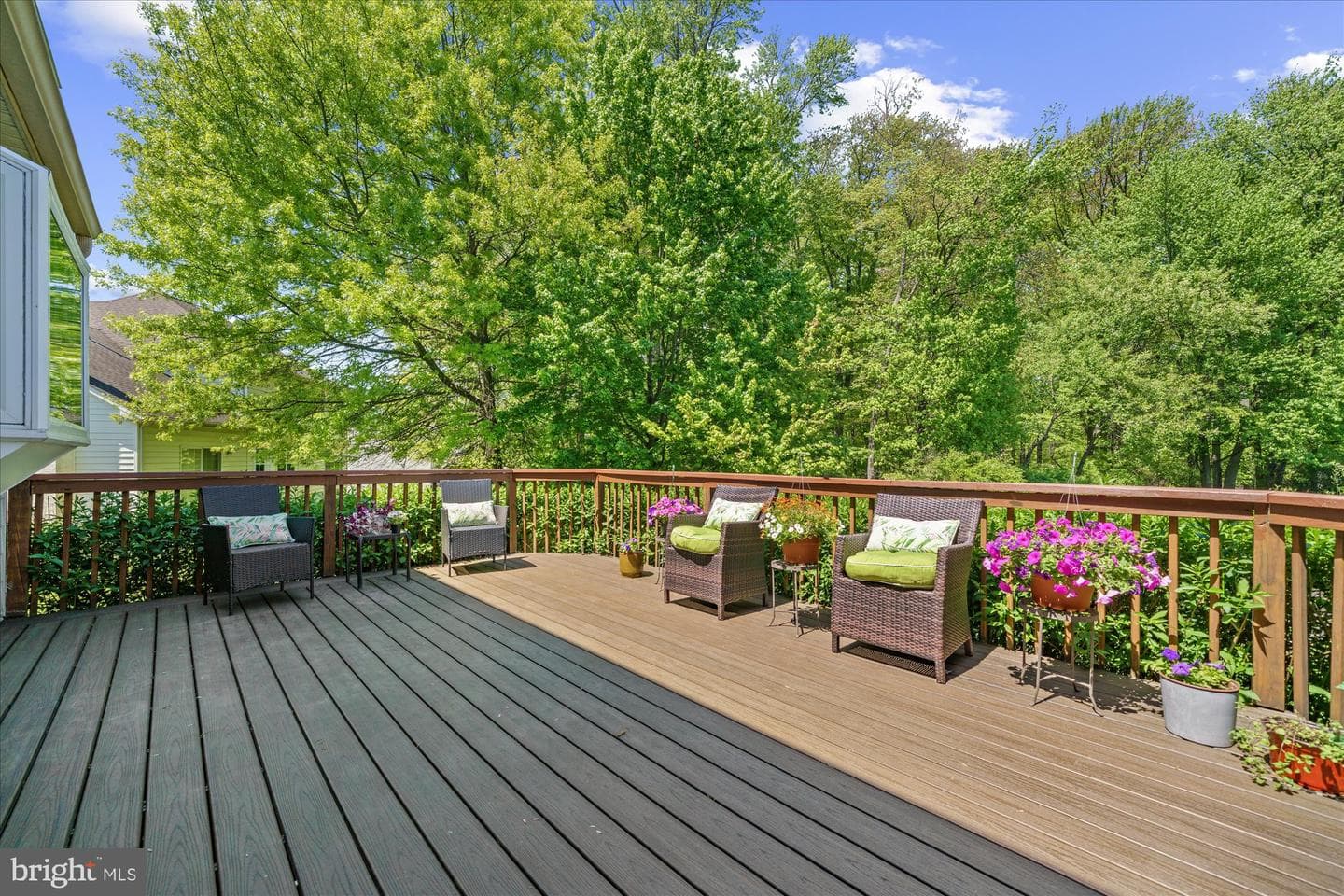 111 Cheswick Drive photo 32