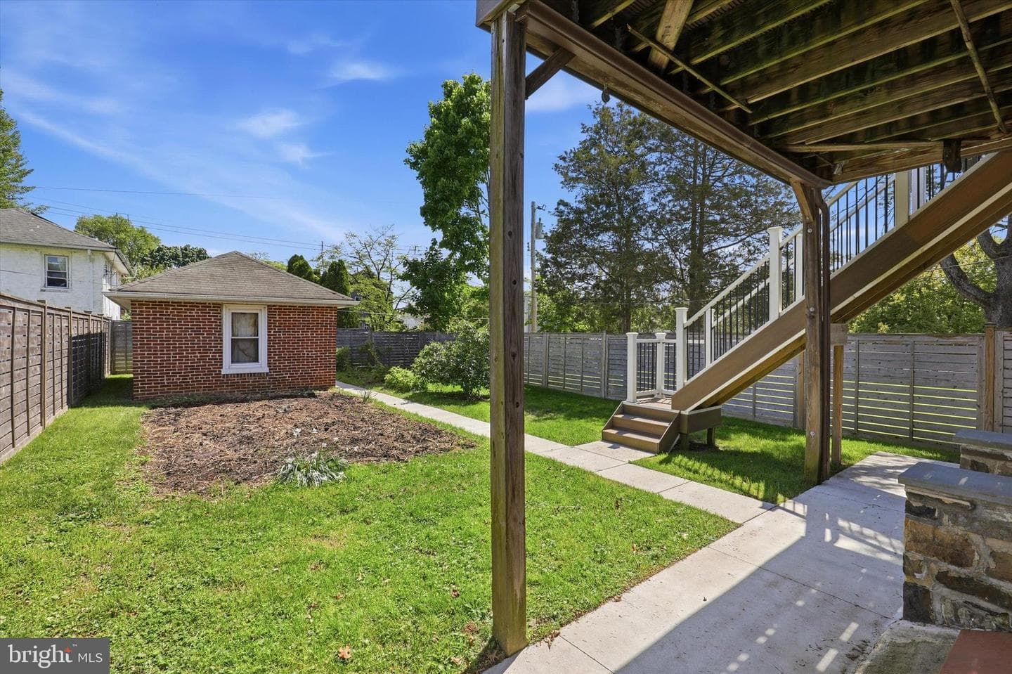 272 E North Lane photo 25