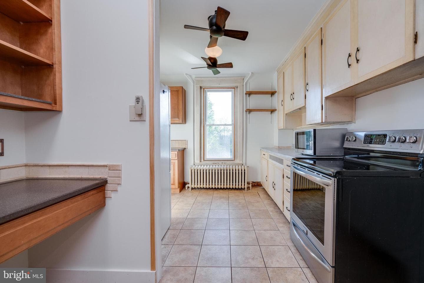 591 Dotts Street photo 14