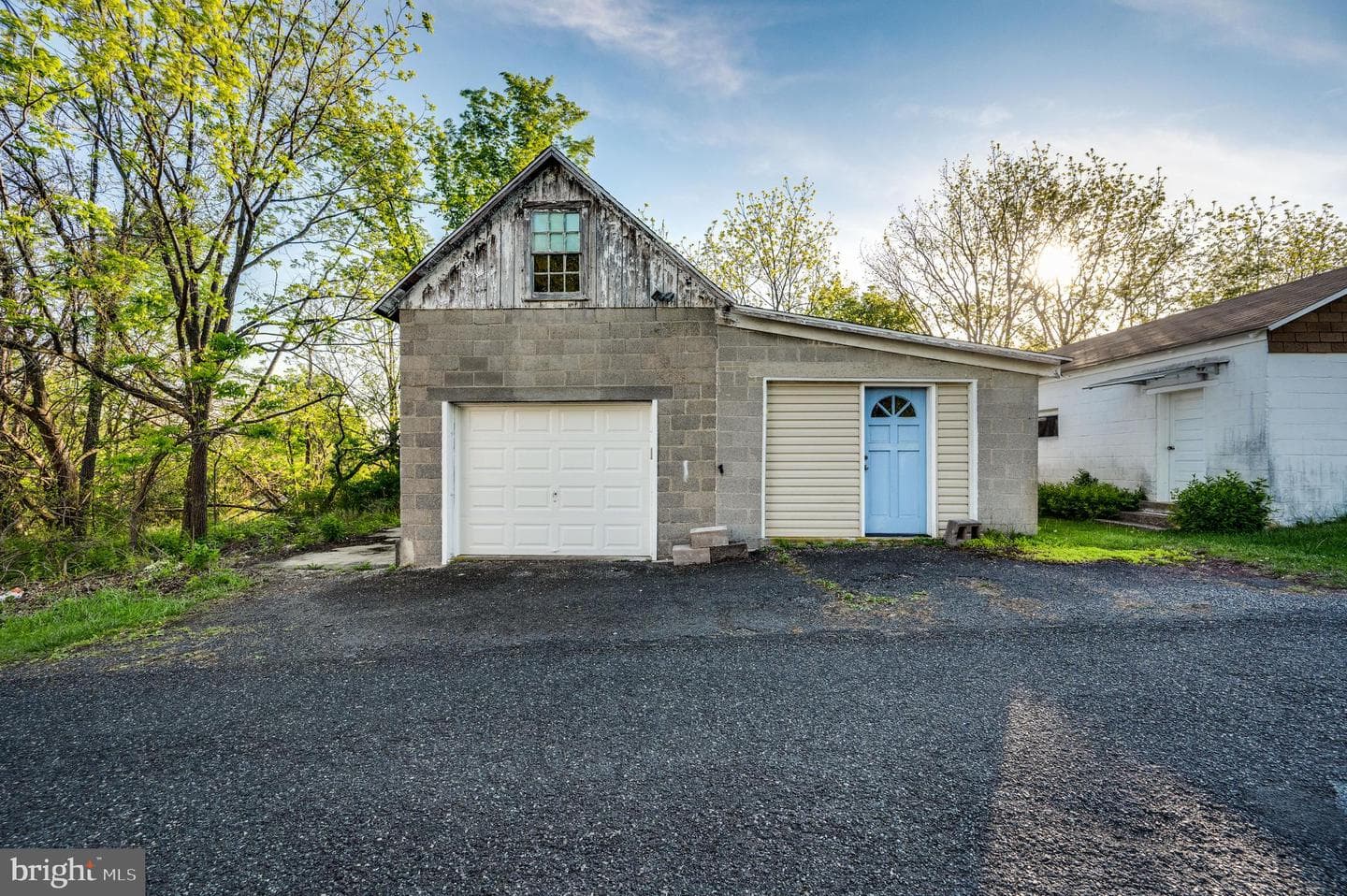591 Dotts Street photo 43
