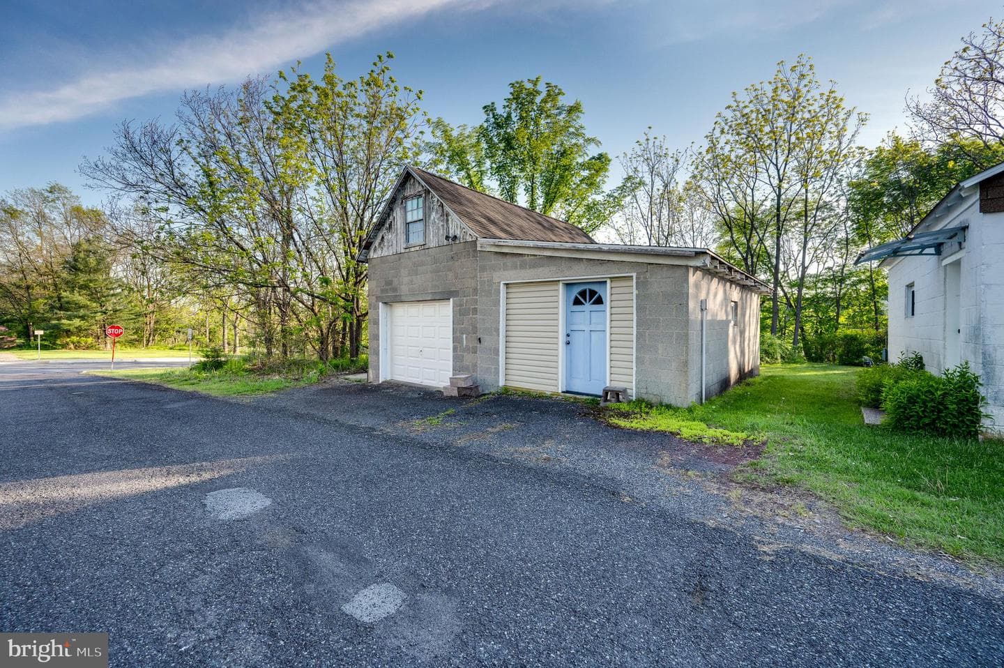 591 Dotts Street photo 45
