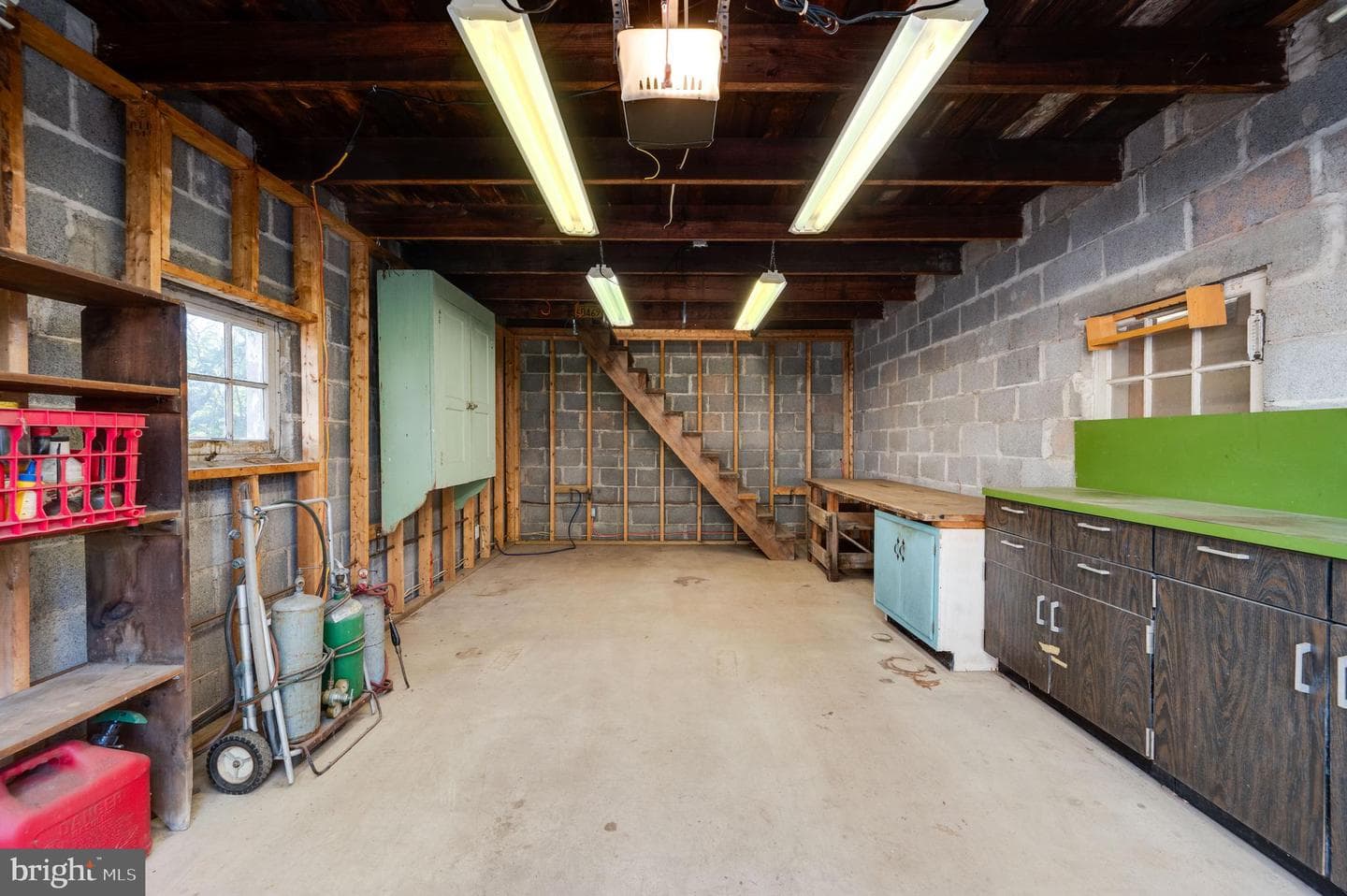 591 Dotts Street photo 46