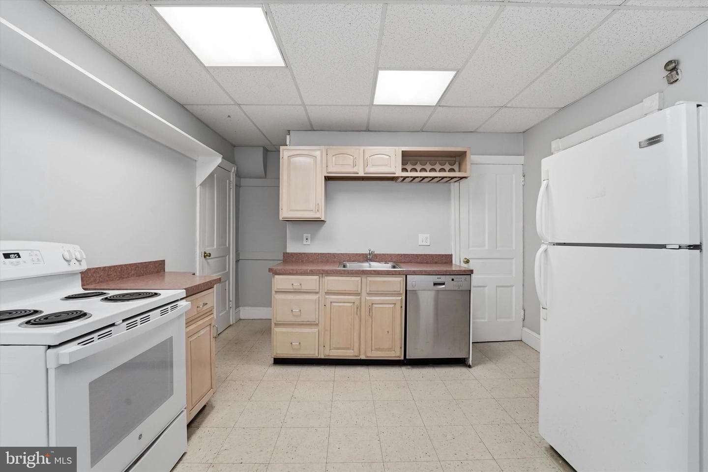 221 Ardmore Avenue photo 9