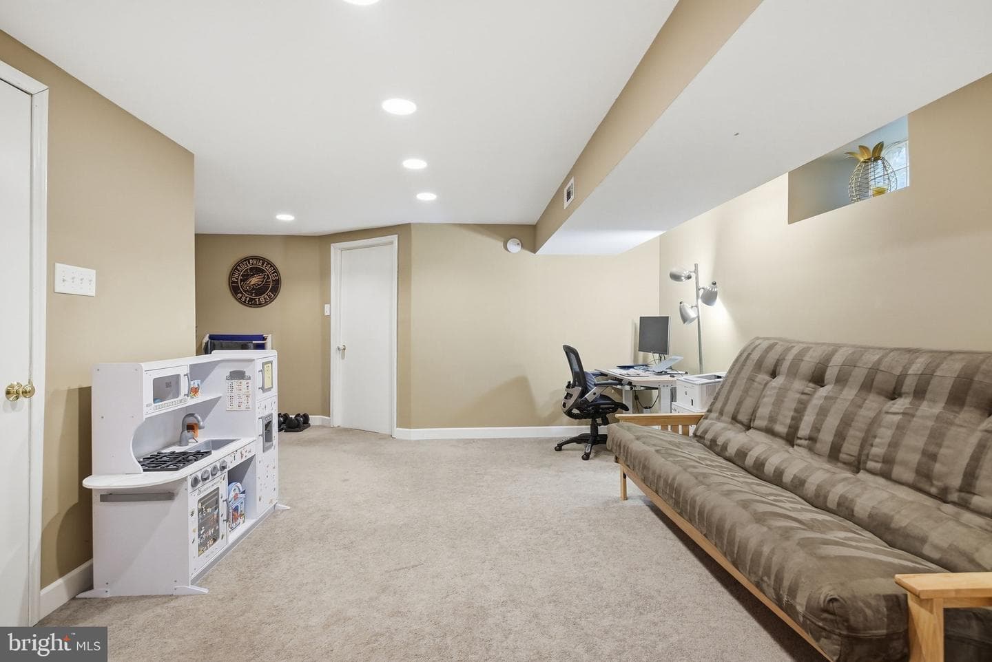 629 Coates Lane photo 34