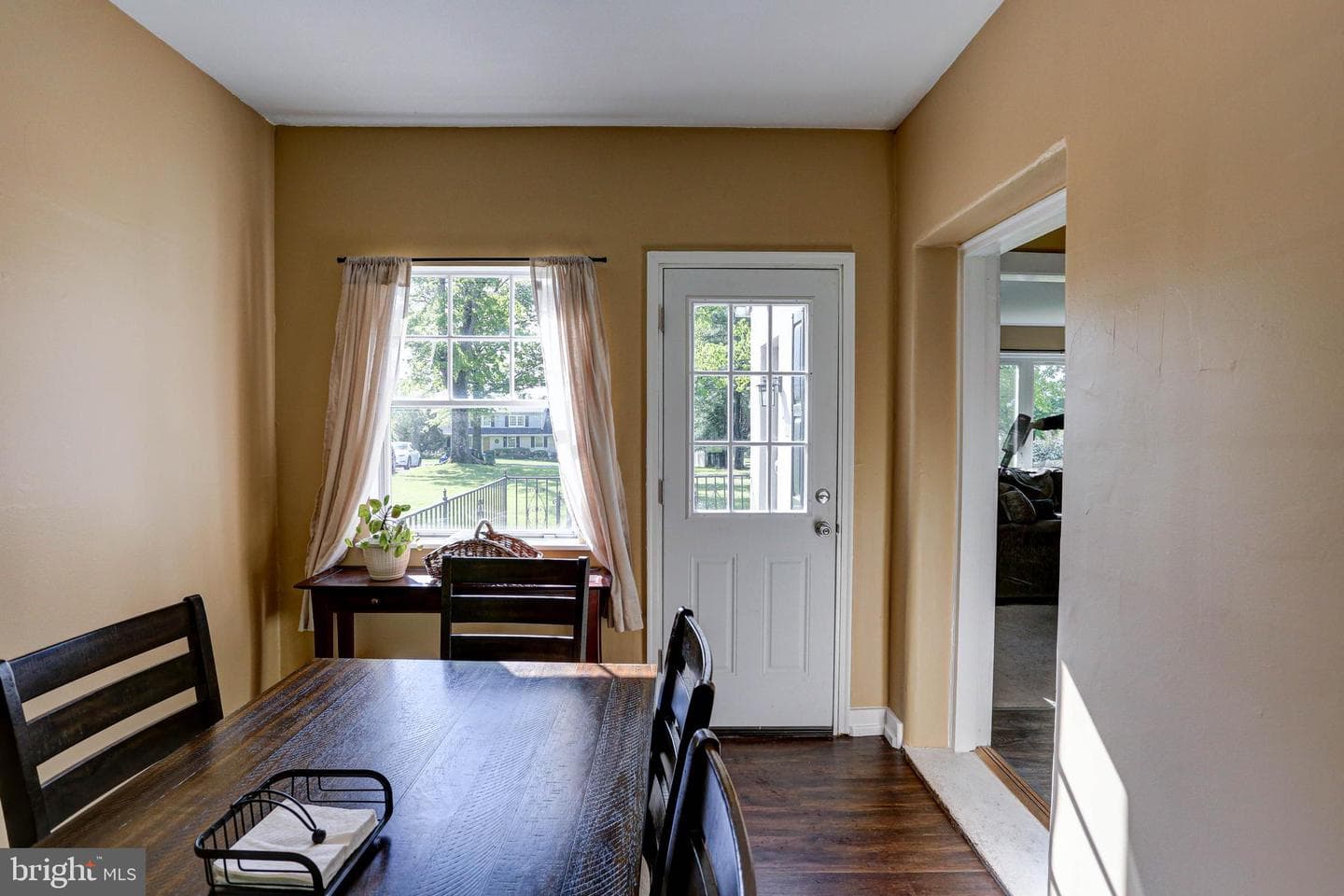 895 Cressman Road photo 5