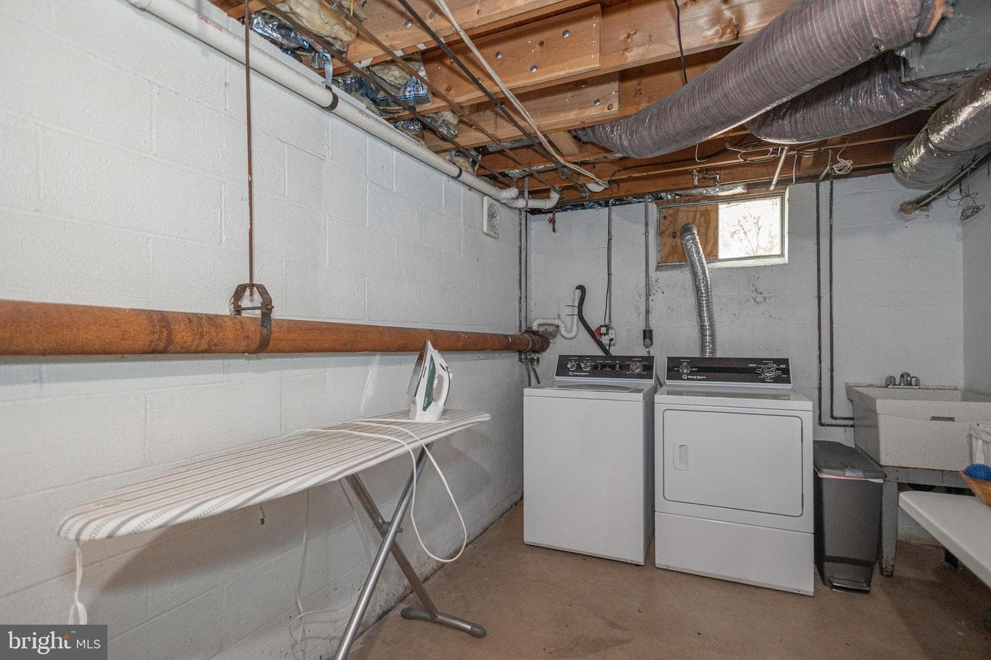 225 Parkview Court photo 37