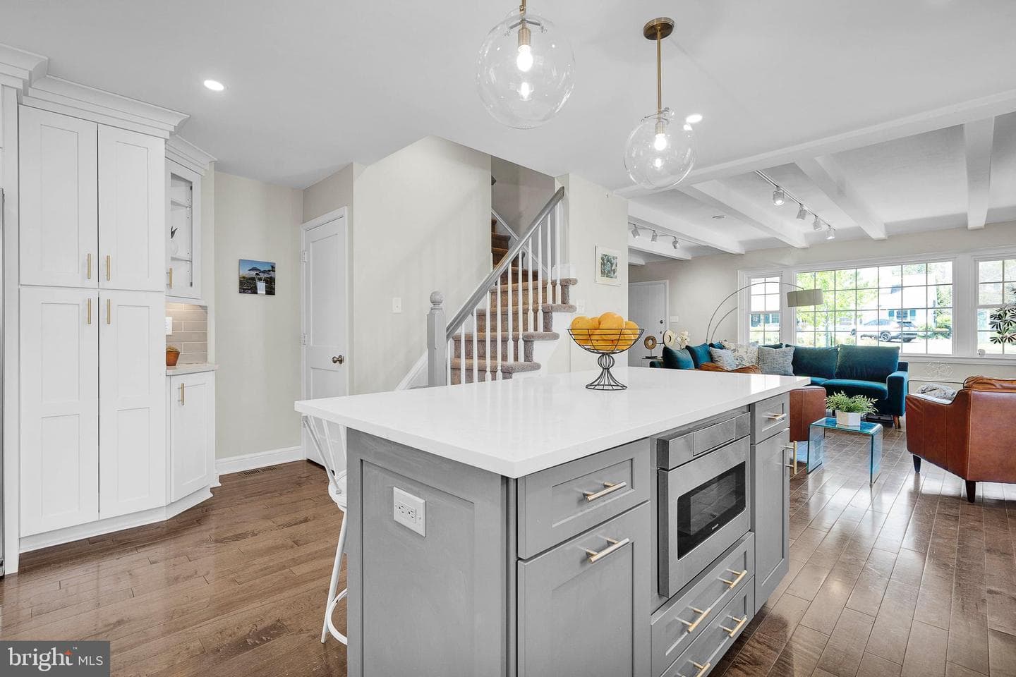 307 Washington Ln photo 8