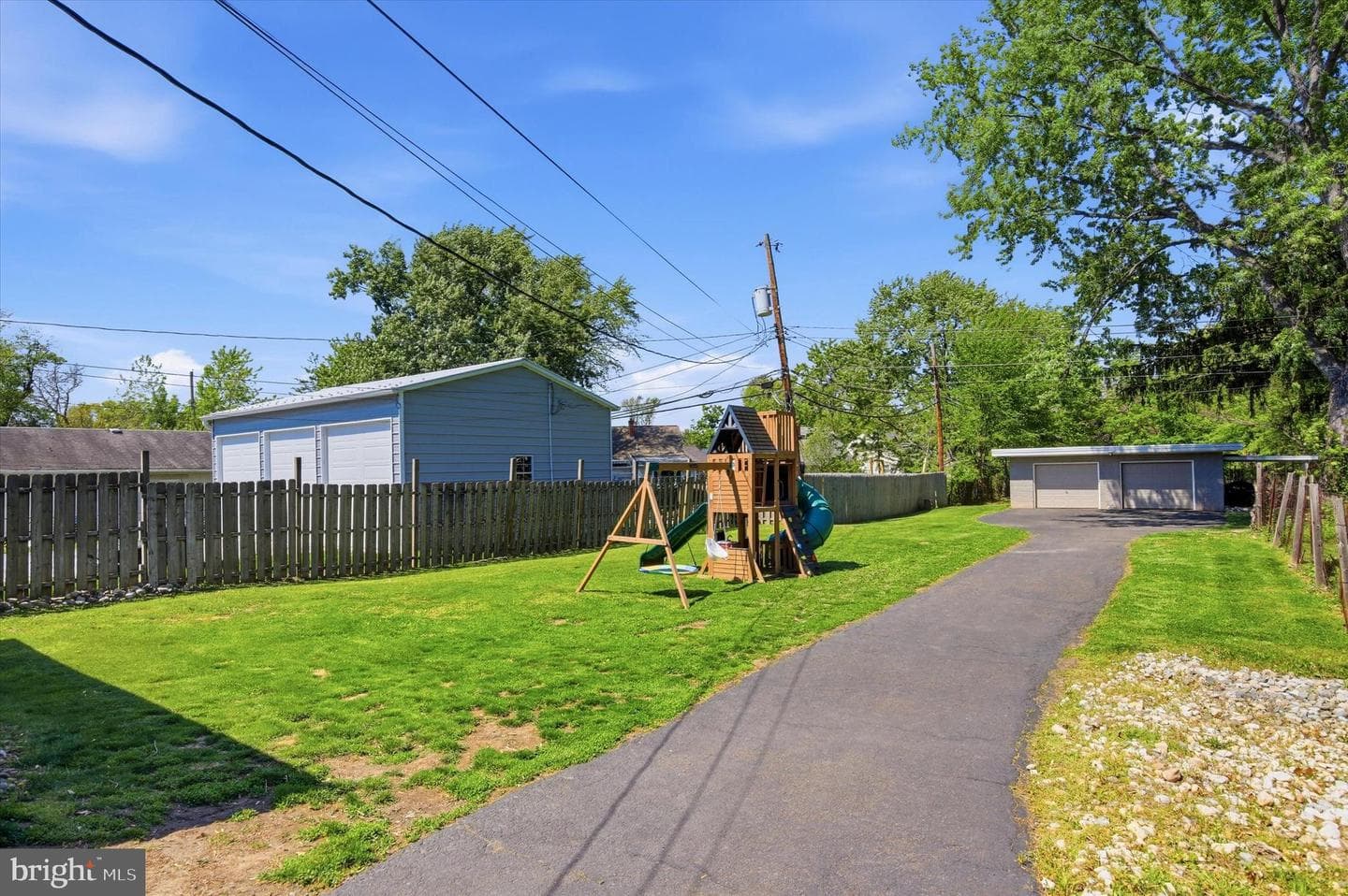 235 W King Street photo 31