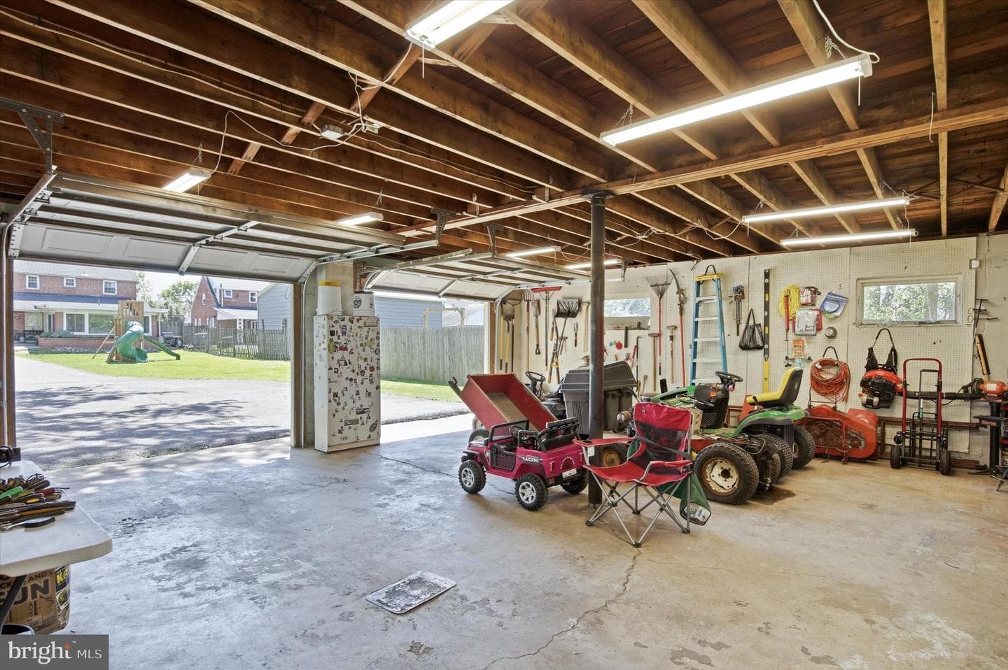 235 W King Street photo 34