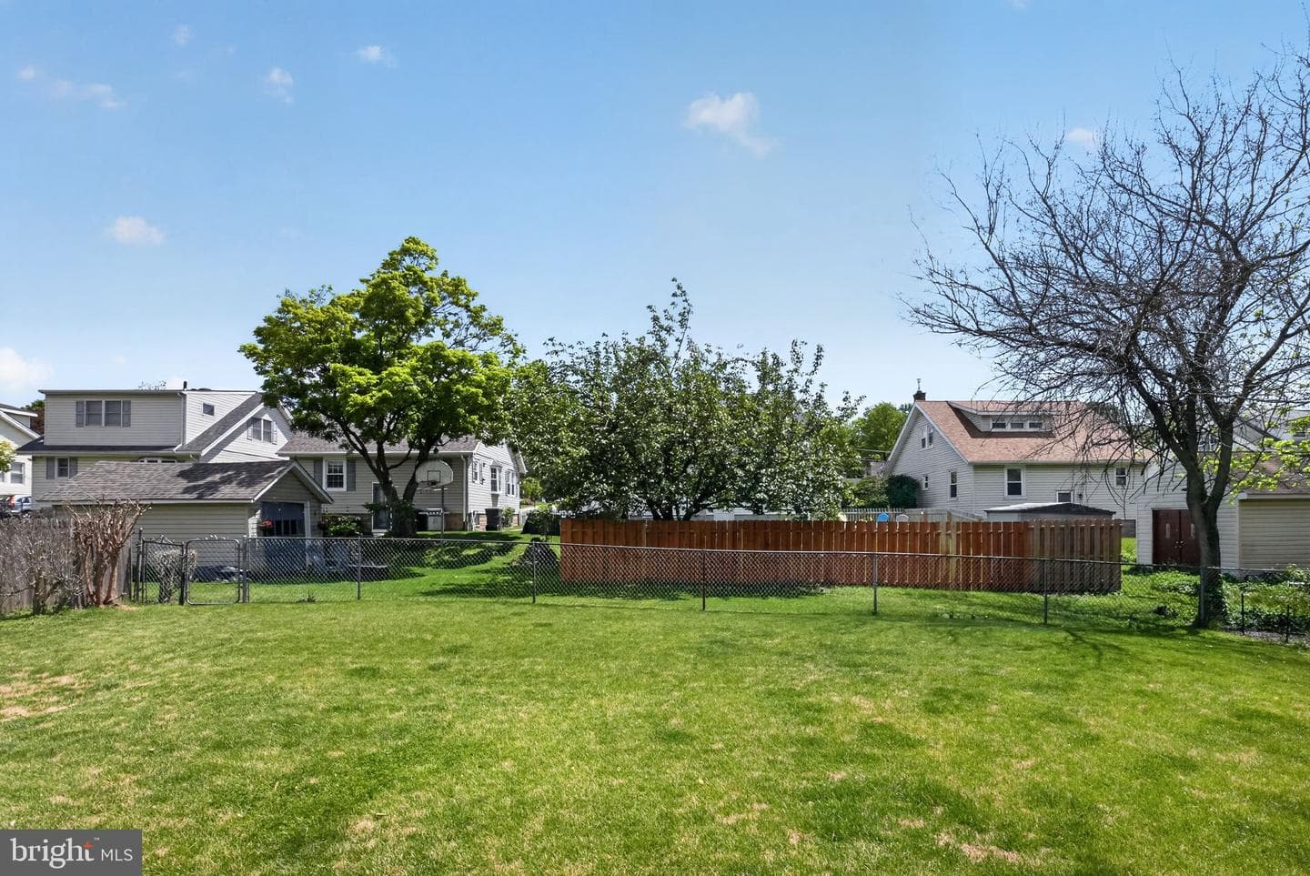 339 Maple Avenue photo 34