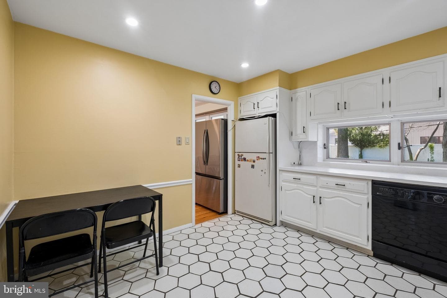 1076 Devon Road photo 20