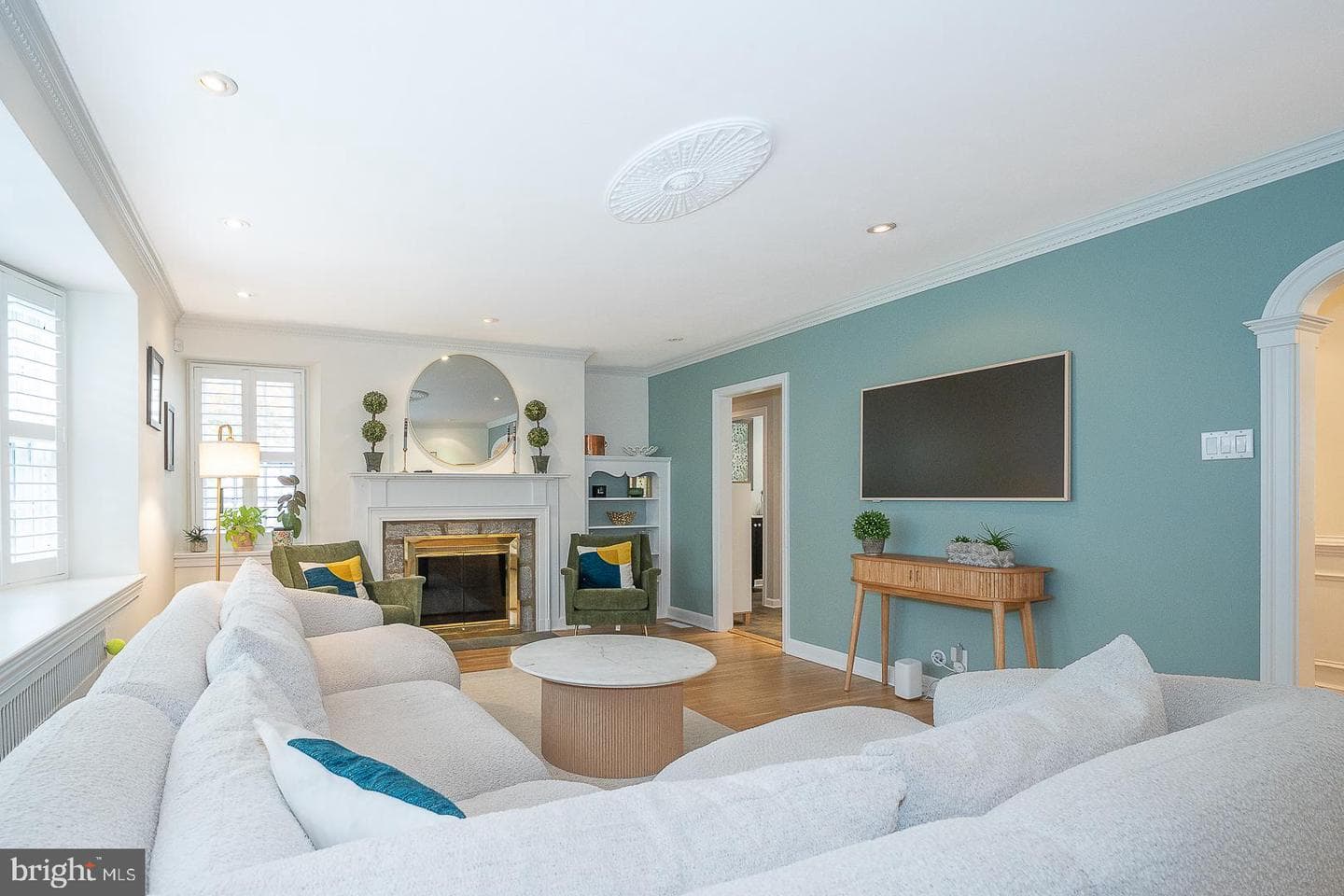 722 Argyle Road photo 22