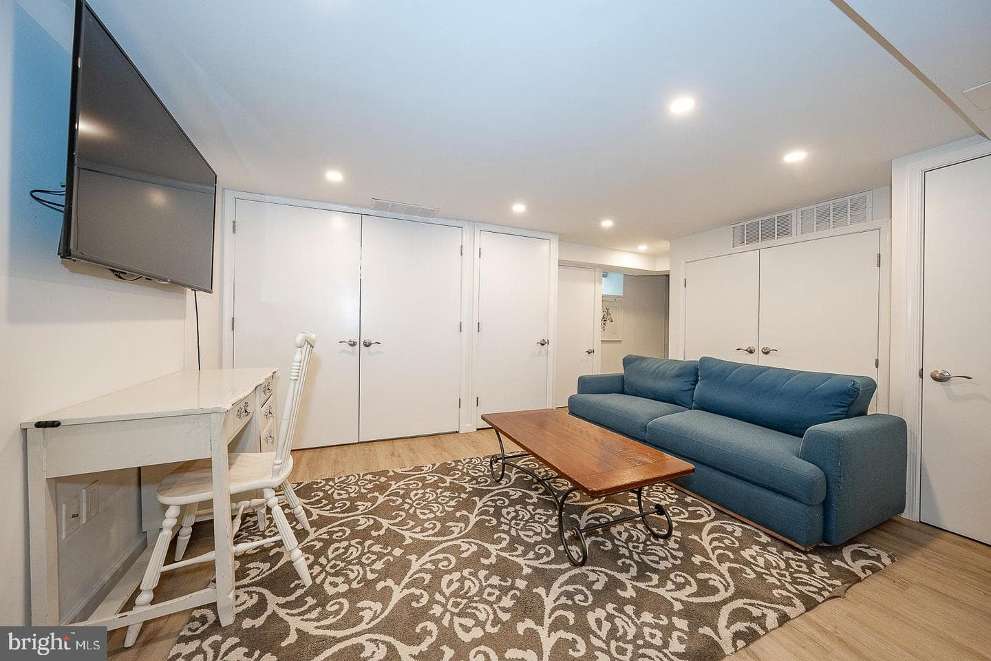 722 Argyle Road photo 52