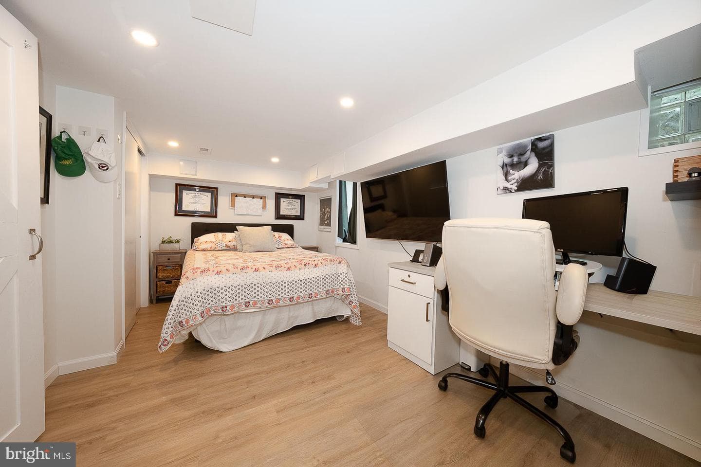 722 Argyle Road photo 56