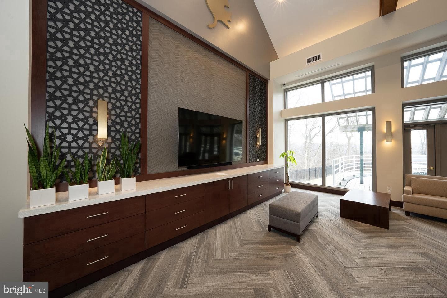 1750 Oakwood Terrace #16c photo 30