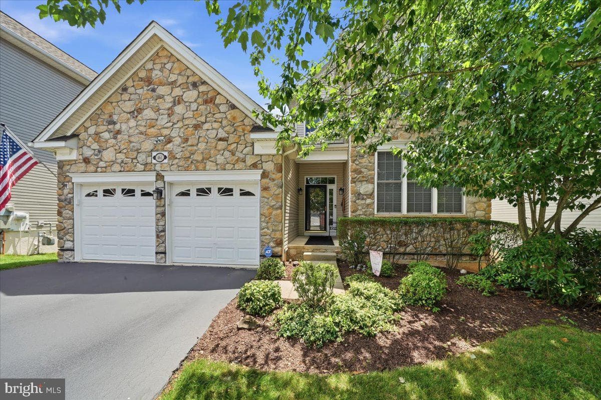 461 Peters Way photo 1