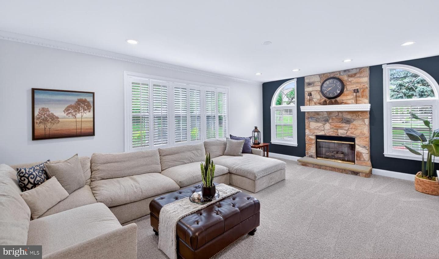 53 Green Briar Drive photo 13