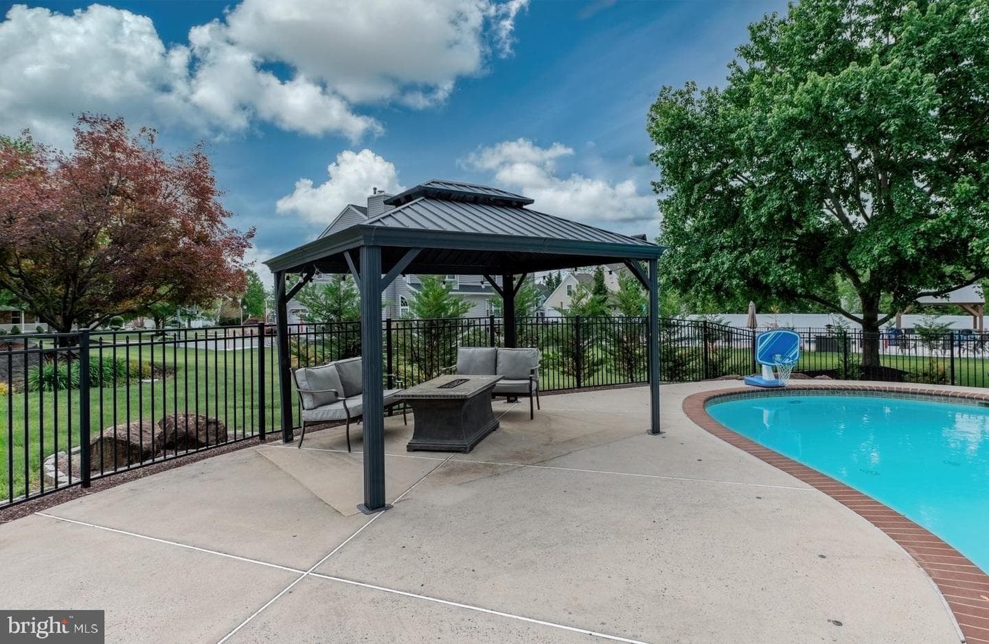 53 Green Briar Drive photo 63