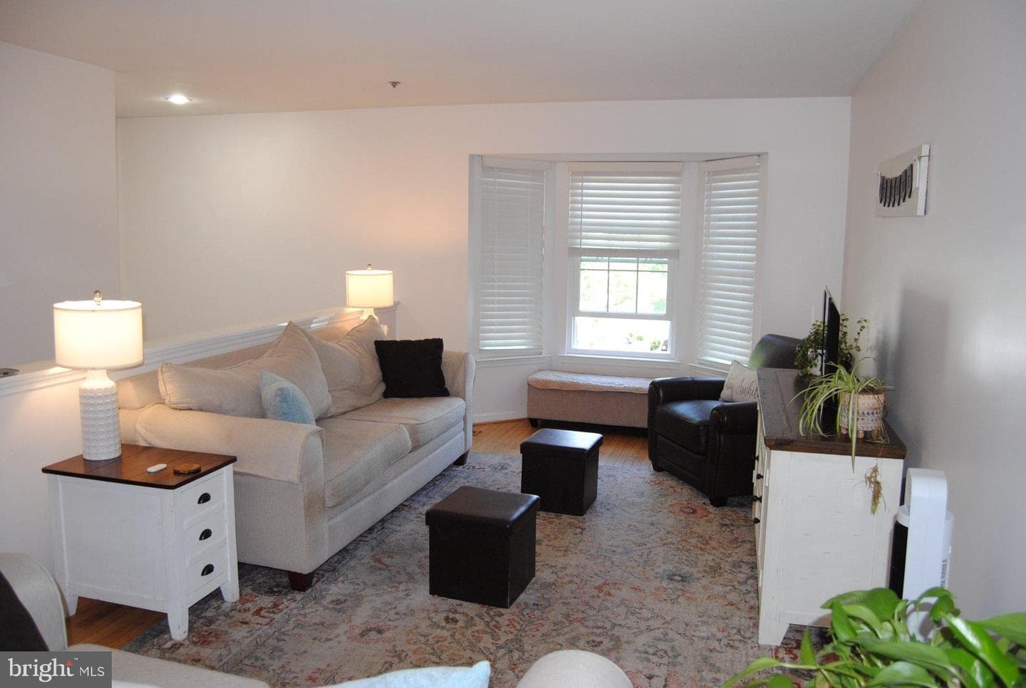 511 Sturbridge Court photo 2