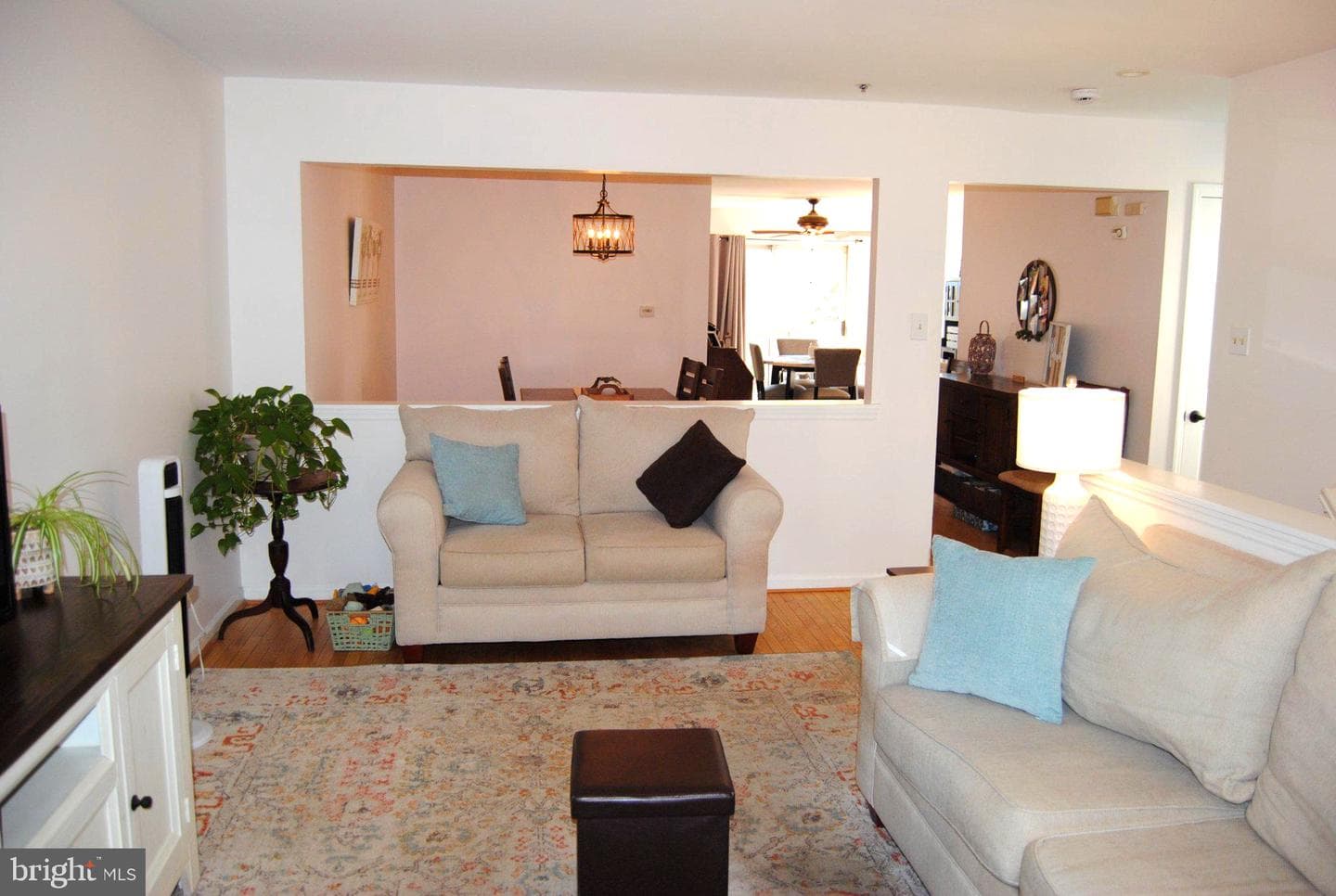 511 Sturbridge Court photo 3