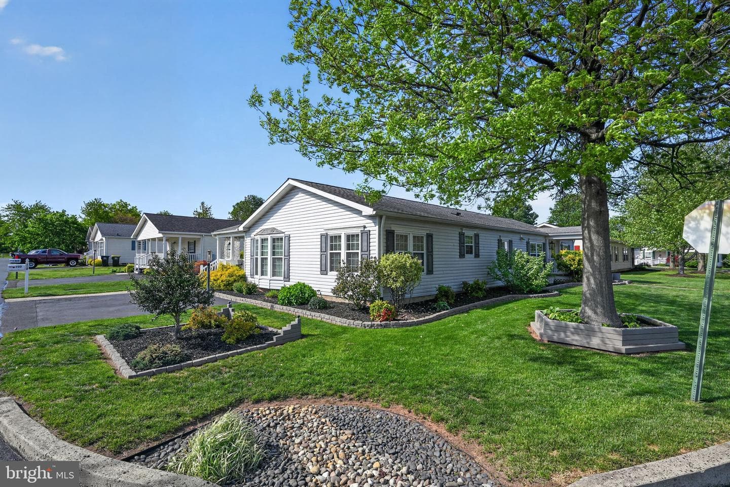 102 Daisy Lane photo 27