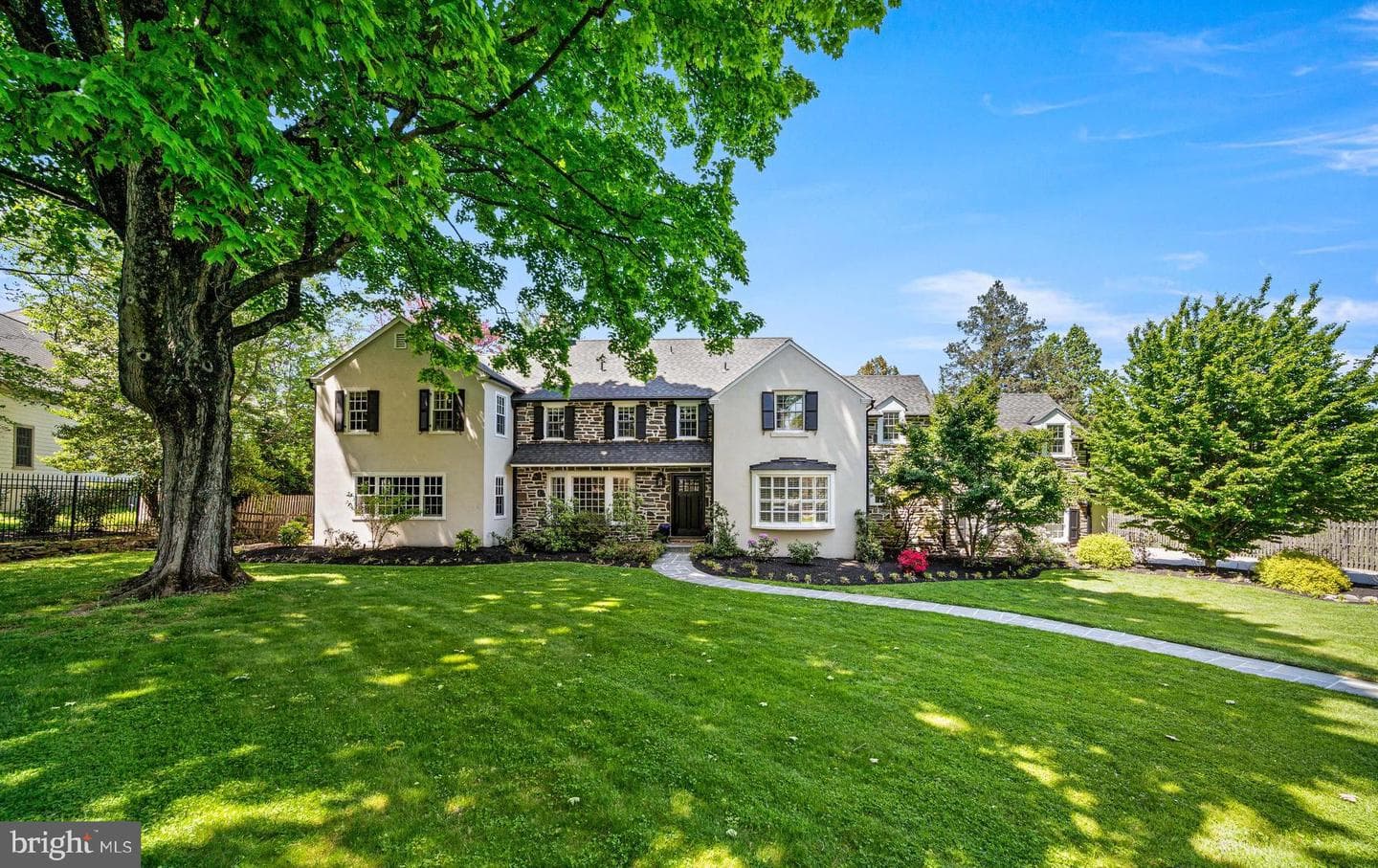 1208 Waverly Road photo 1
