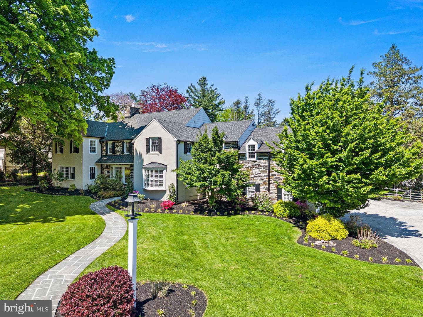 1208 Waverly Road photo 2