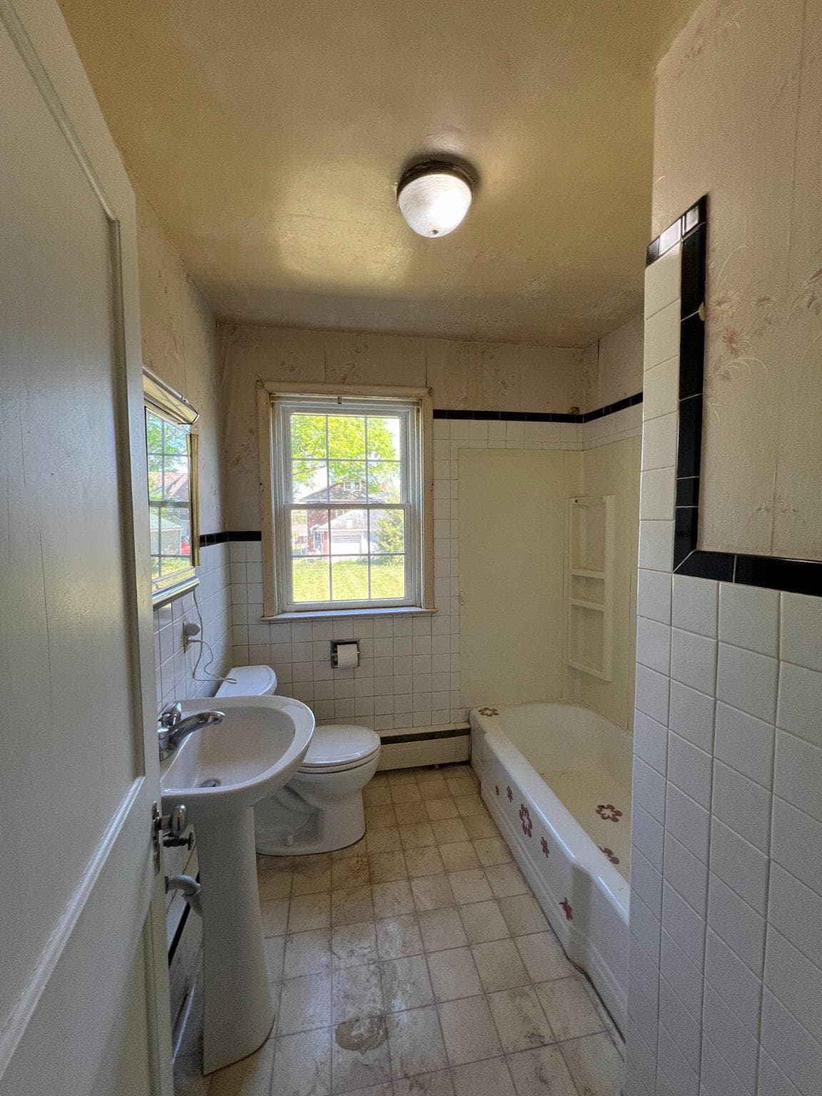 853 N Franklin Street photo 12