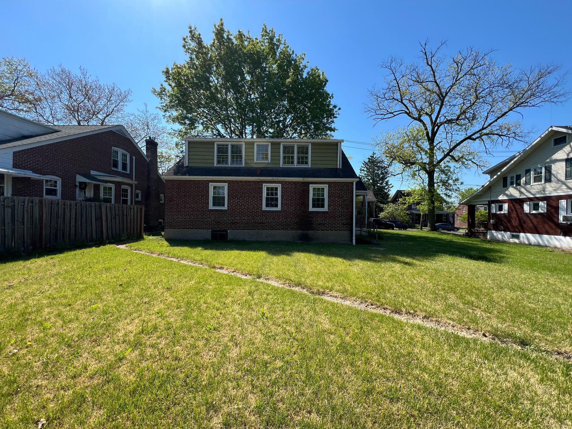 853 N Franklin Street photo 19
