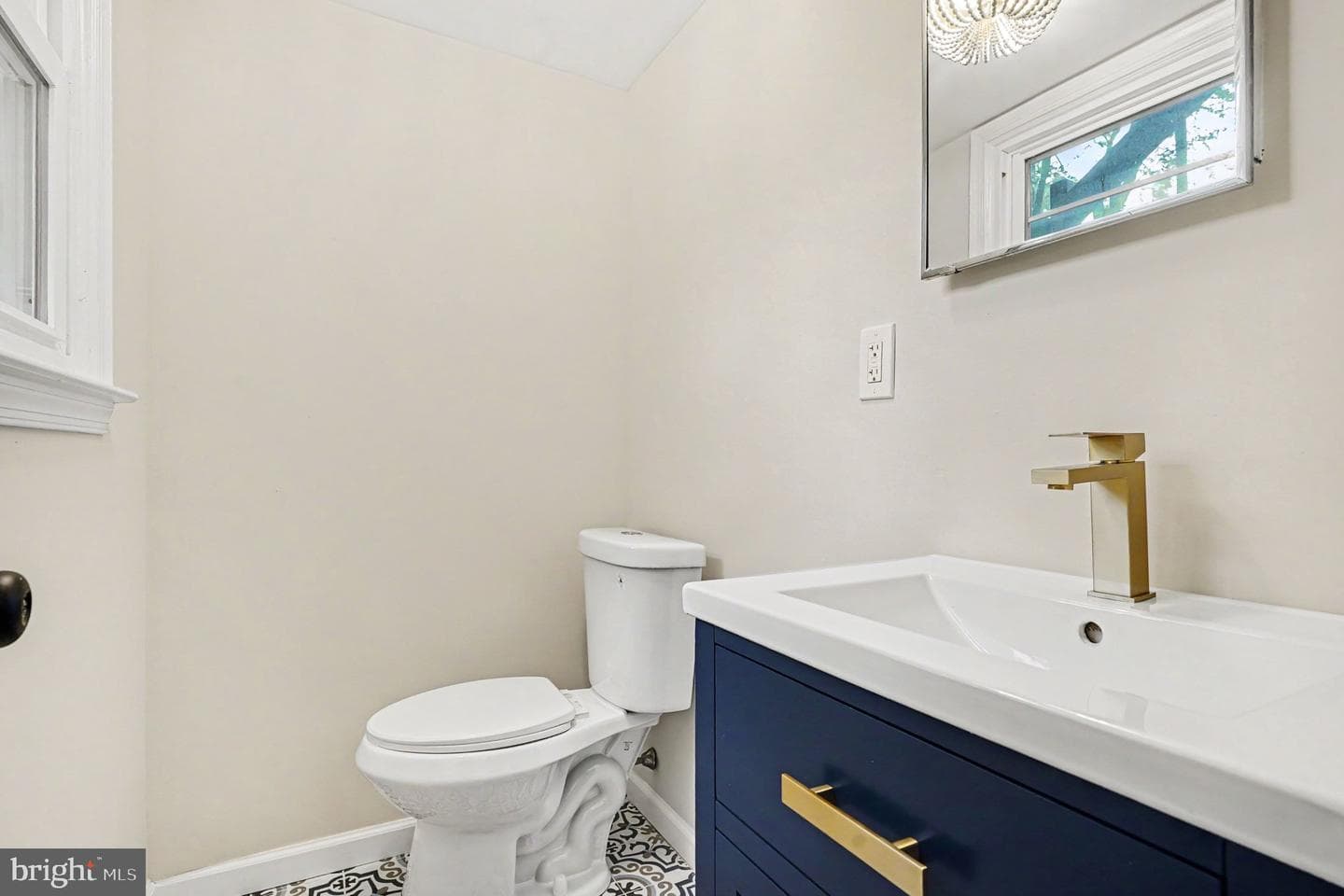 208 W 3rd Street photo 25