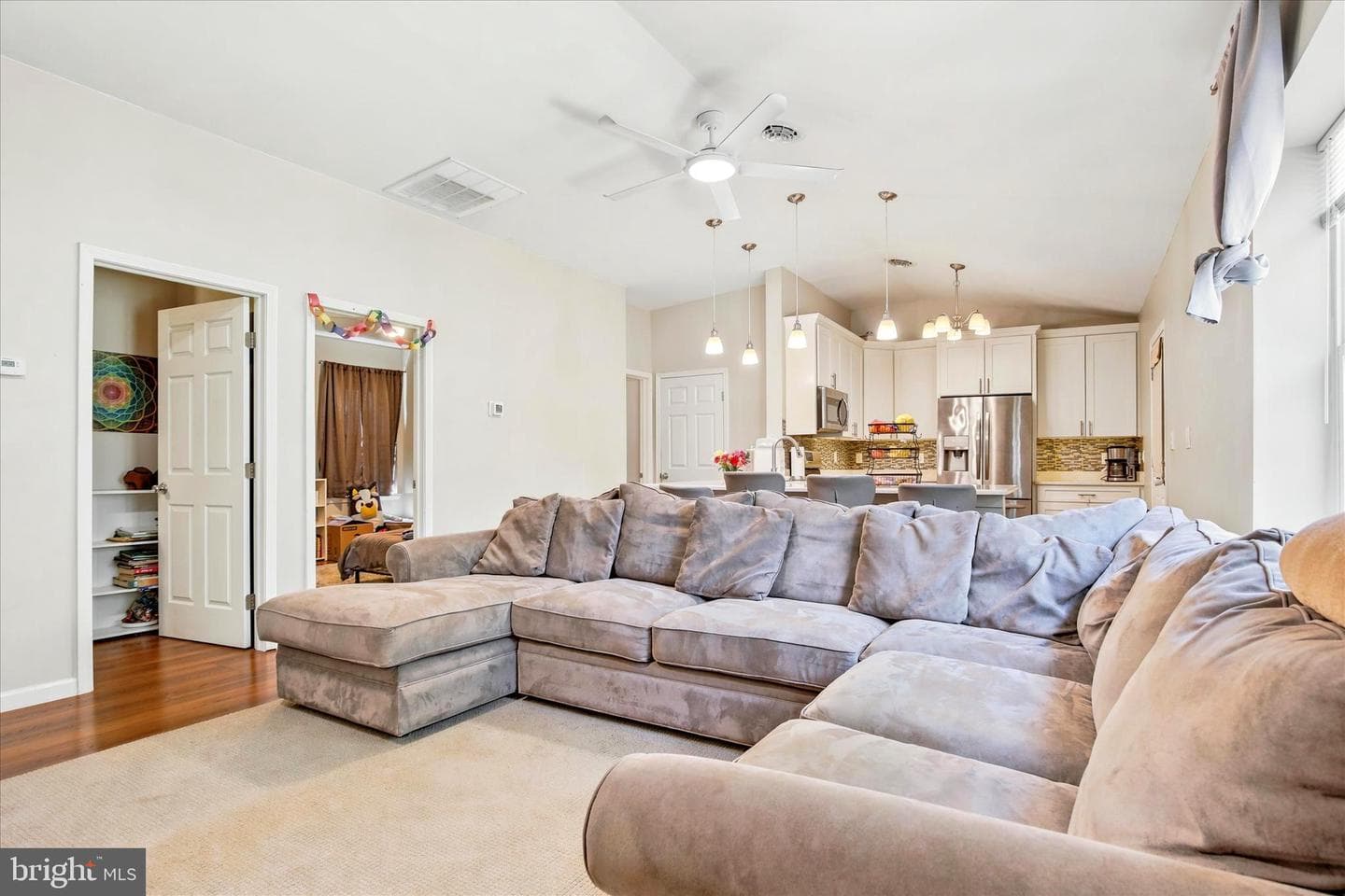 225 S Park Road photo 6