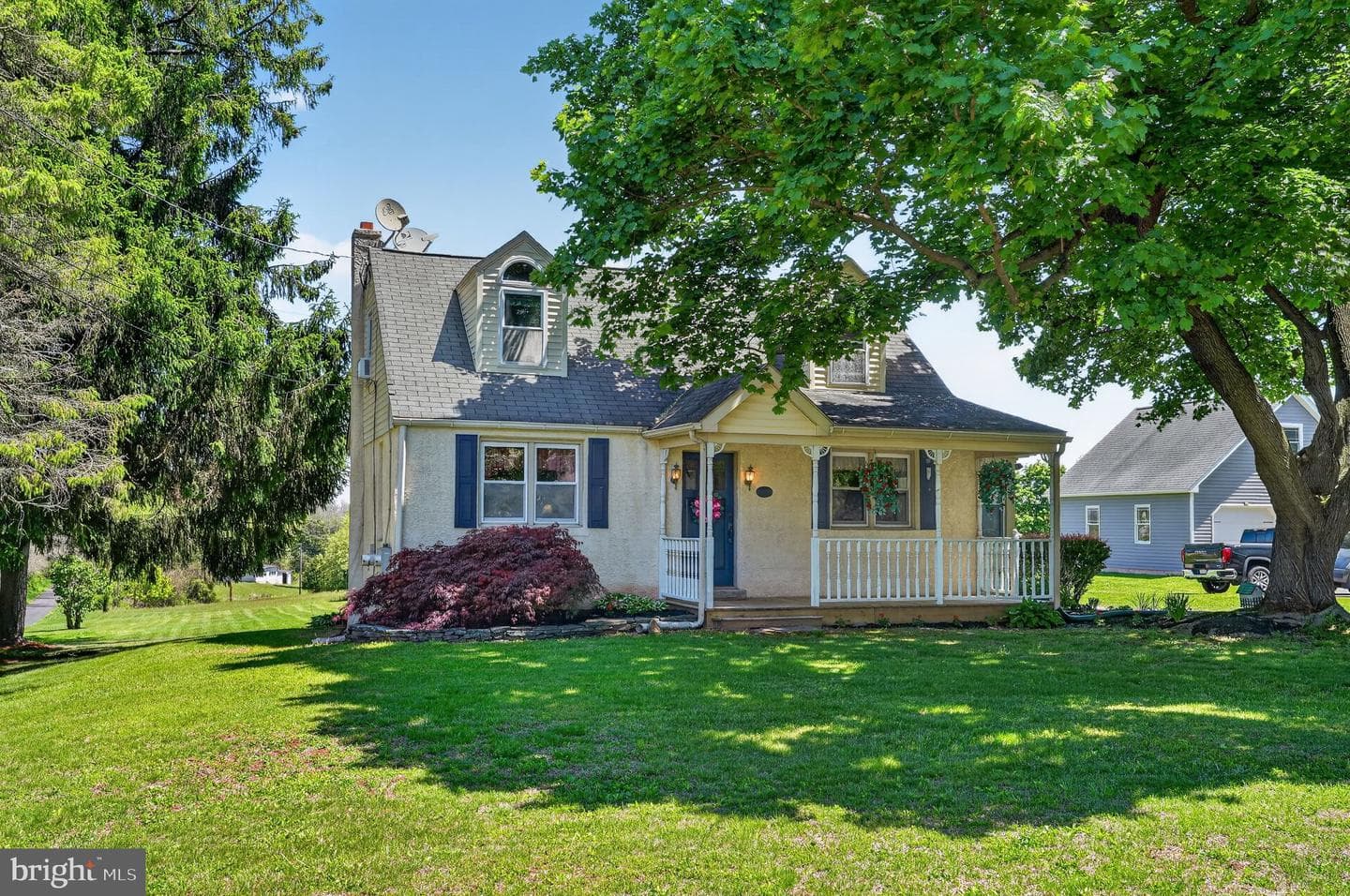 1525 College Avenue photo 2