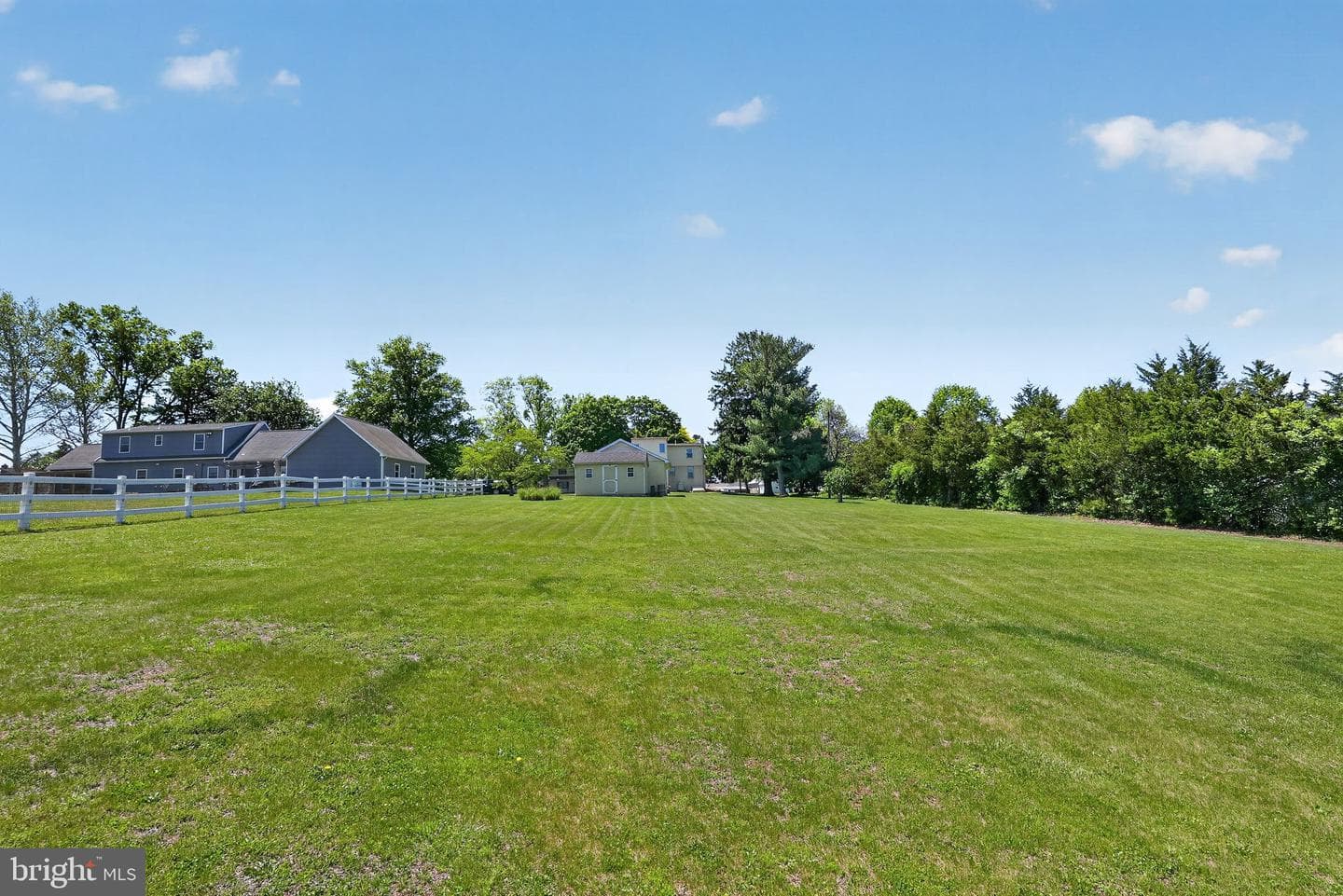 1525 College Avenue photo 30