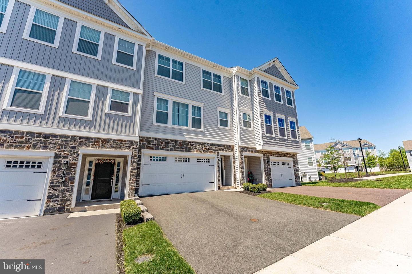 187 Larrabee Way photo 3