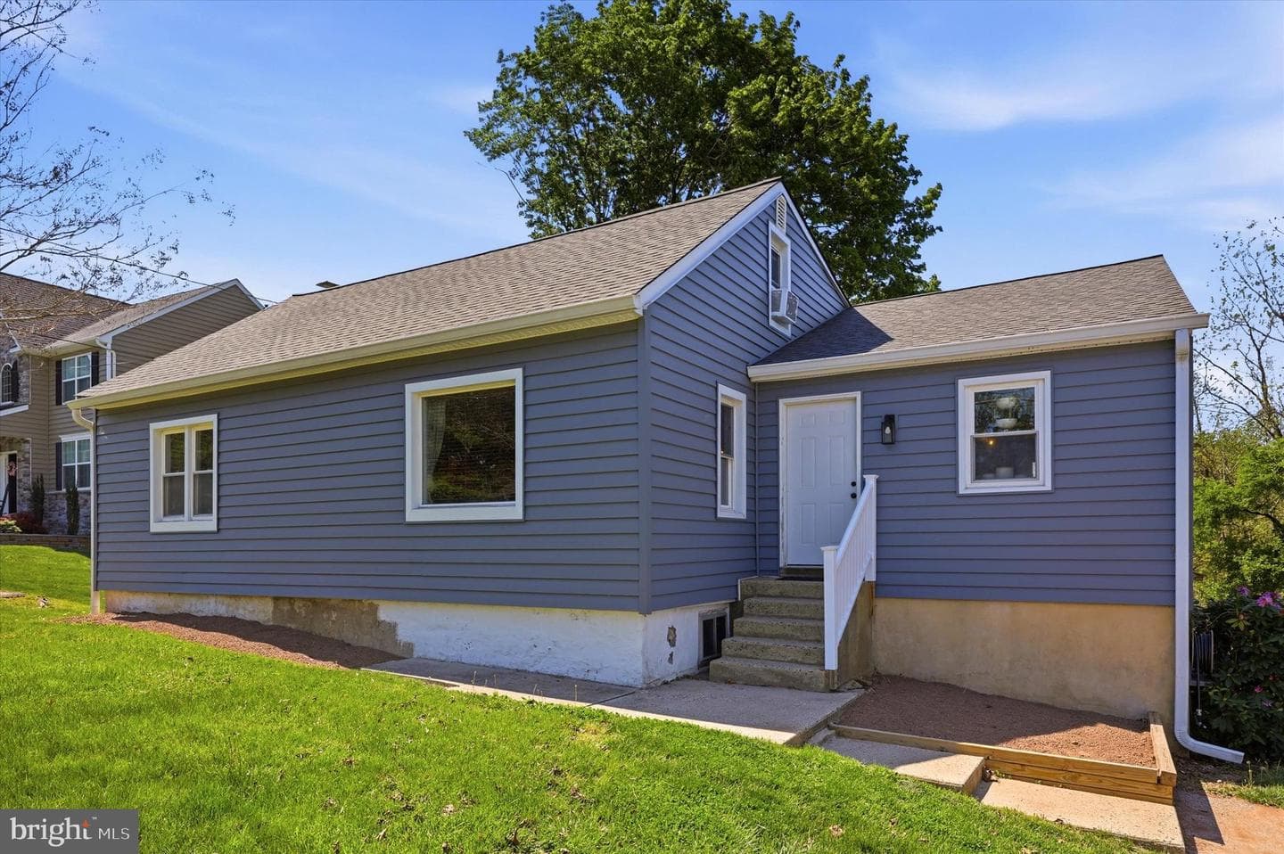 307 E Mount Kirk Avenue
