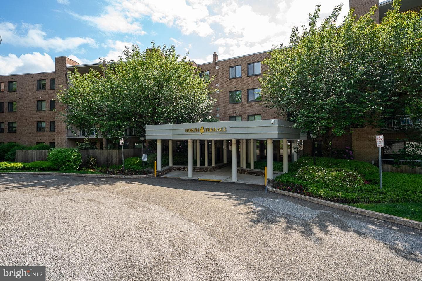 1655 Oakwood Dr CONDO N201 photo 1