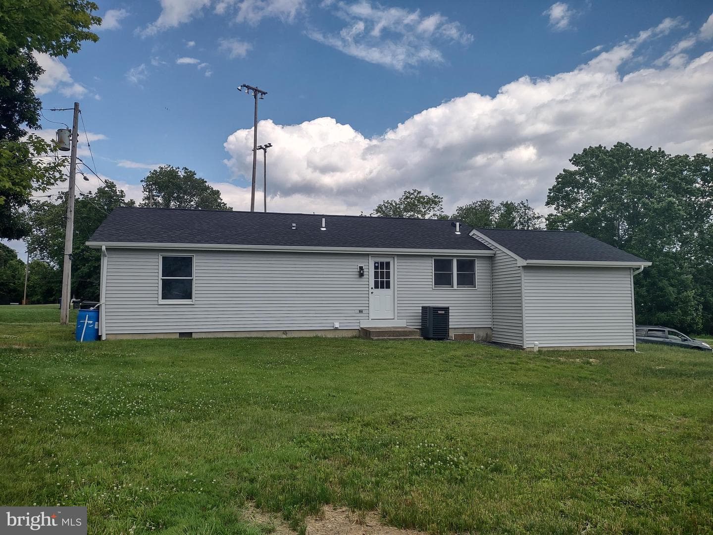 138 Houston Avenue photo 3