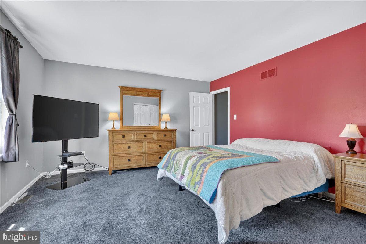 560 Susan Drive photo 24