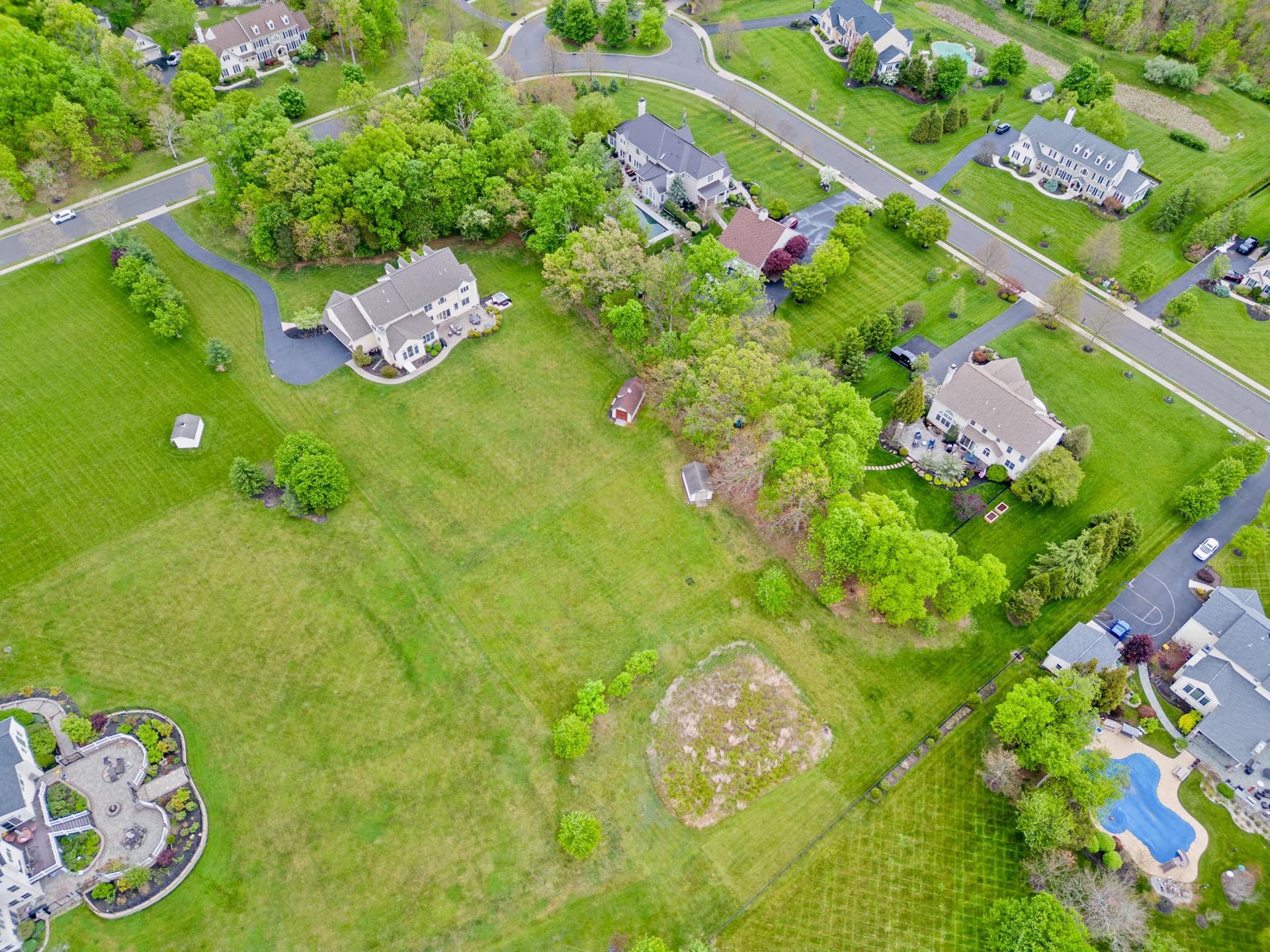 912 Ashbourne Way photo 44