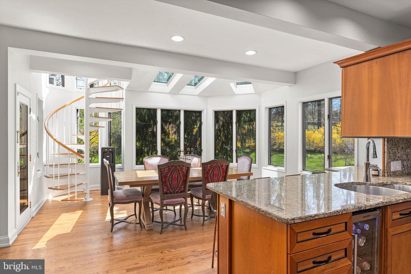 1075 Green Valley Road photo 25