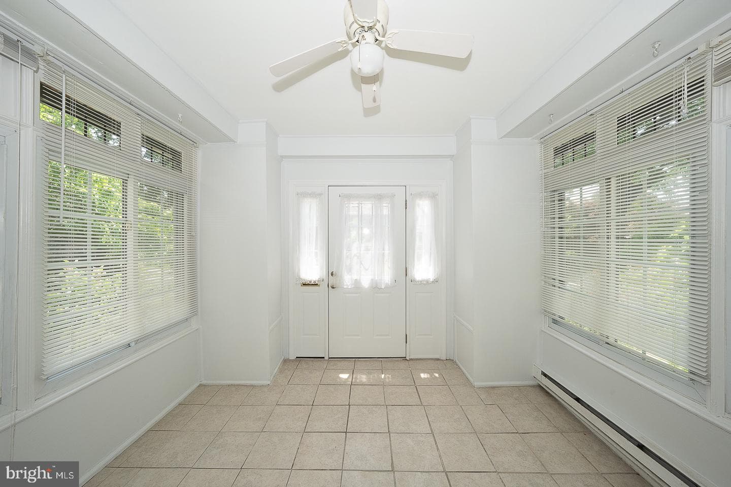 165 Stoneway Ln photo 5
