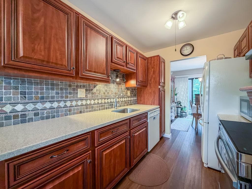 106 Rutledge Court photo 5